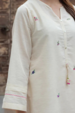 Floral Embroidered Straight Kurta Set - Off White - Image 4