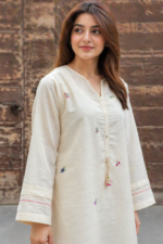 Floral Embroidered Straight Kurta Set - Off White - Image 3